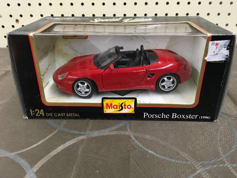 lot 204 image: 124 DIECAST 1996 PORSCHE BOXSTER