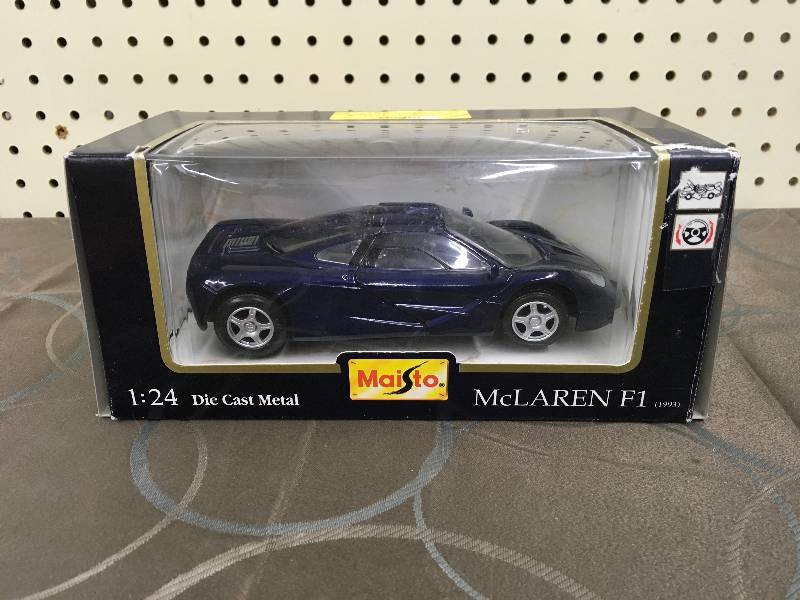 lot 205 image: 124 DIECAST McCLAREN F1