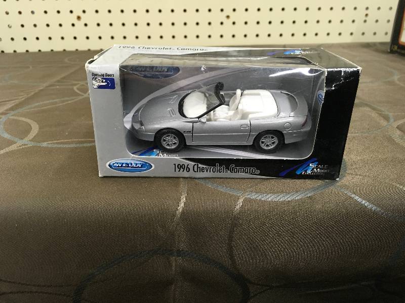 lot 209 image: DIECAST 1996 CAMARO