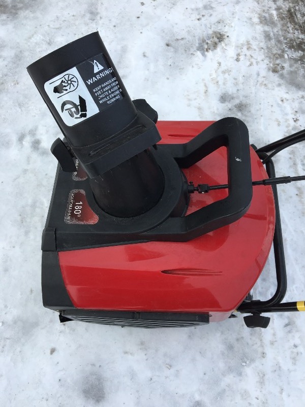lot 189 image: ELECTRIC 18 WIDE SNOWBLOWER