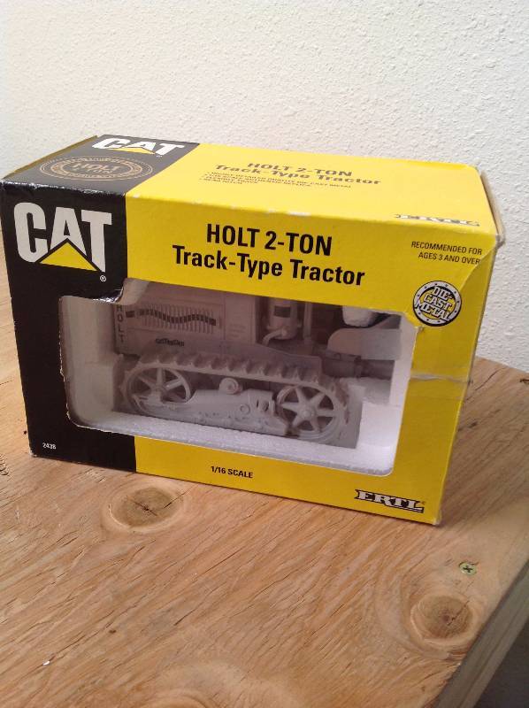 lot 13 image: Holt 2 Ton Track Type Tractor - In box - Opened