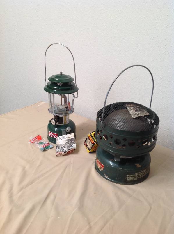 lot 33 image: Coleman Lantern and 5000 BTU Heater