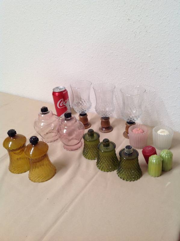lot 74 image: 12 Candle holders Violet size Various kinds.