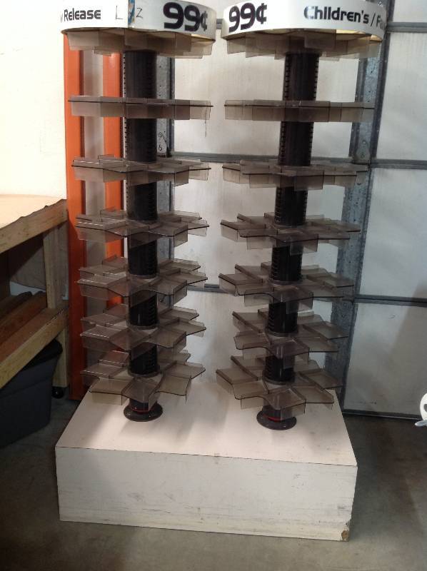 lot 97 image: Dual displayselling rack.