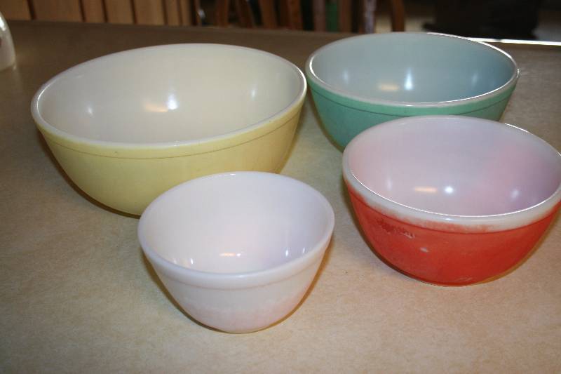 Pyrex Bowl Set