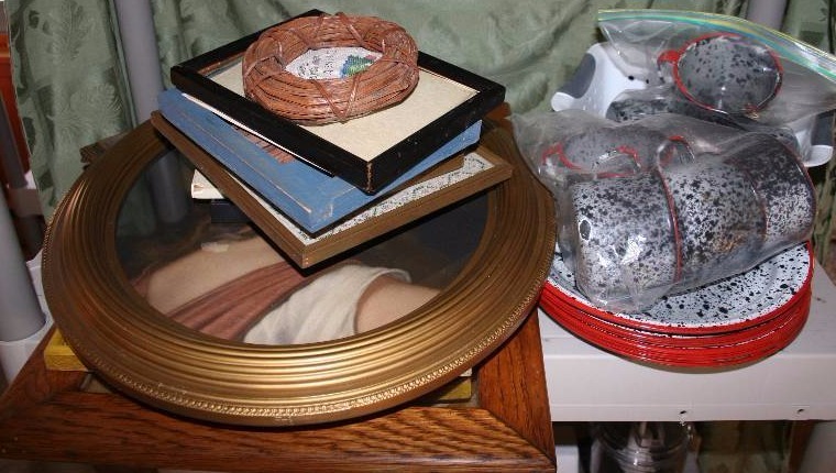 Metal PlateCup Set and Wall Art