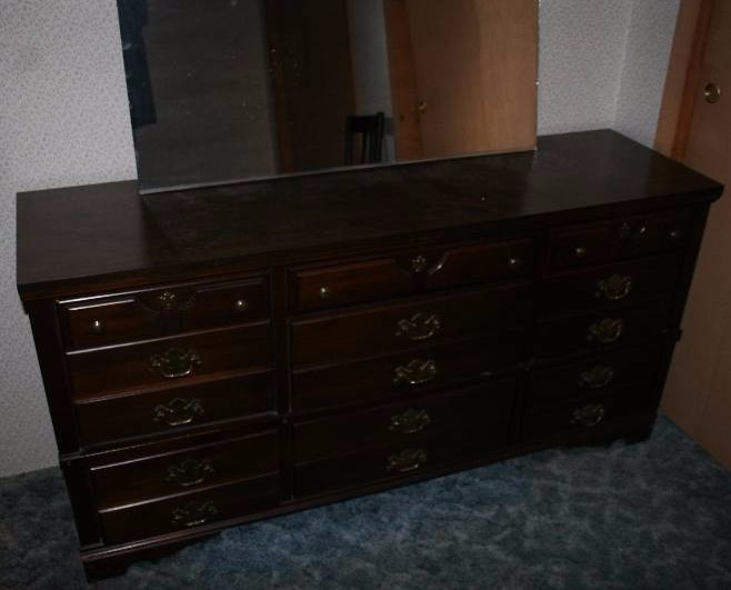 Dresser