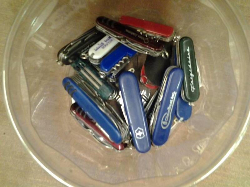 15-Assorted Pocket  Knives