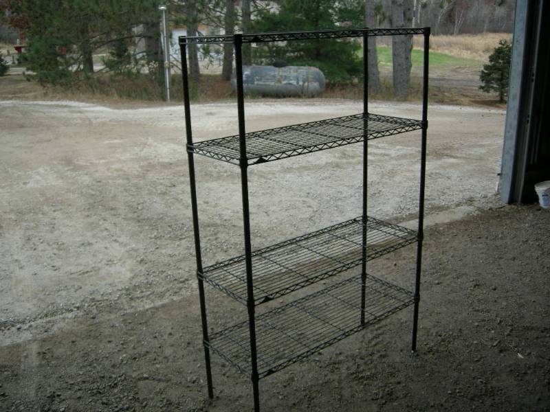 lot 13 image: 6 Wire Shelf