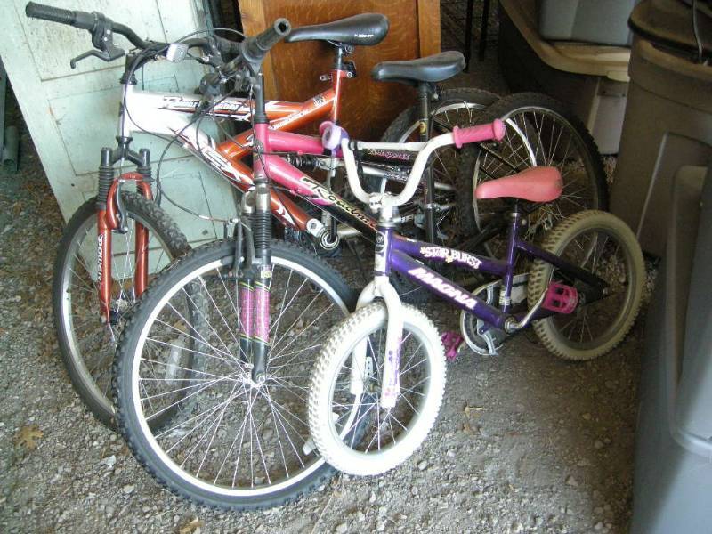 lot 17 image: 3 Bikes