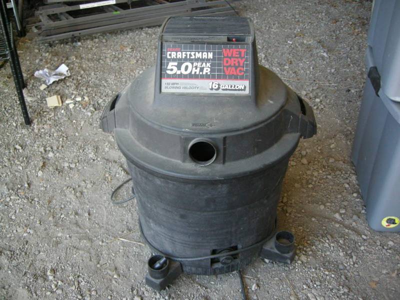 lot 20 image: Craftsman Wet-Dry Shop Vac