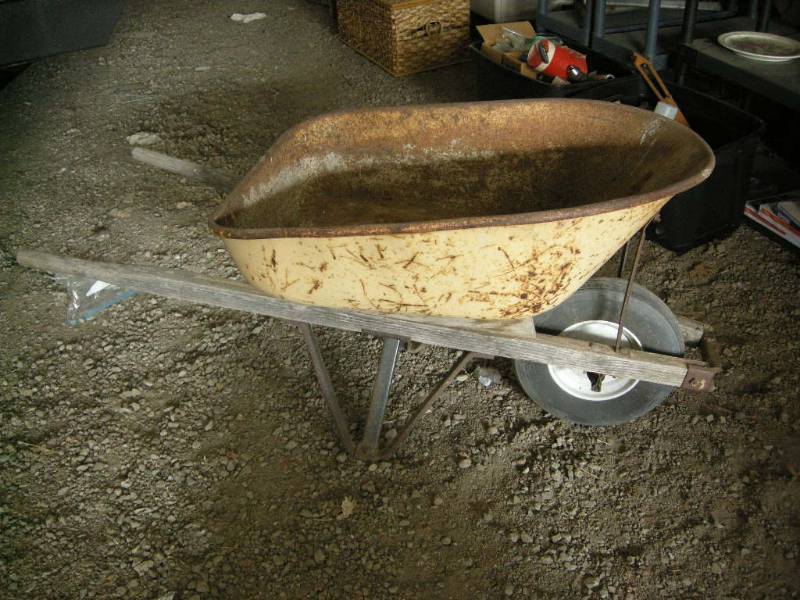 lot 34 image: Heavy Duty Wheelbarrow