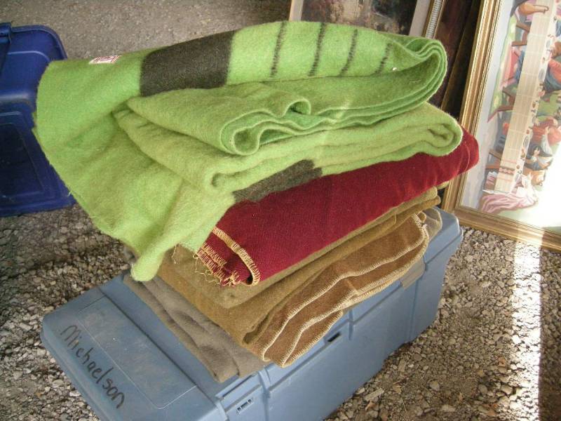 lot 38 image: Vintage Hudson Bay and Woolen Blankets