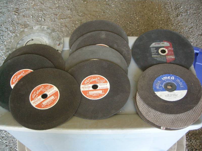 lot 43 image: Group Abrasive Cutting Wheels