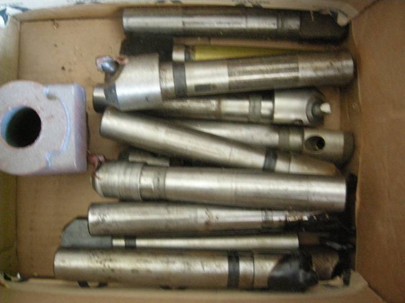 lot 57 image: Group Devlieg Microbore Boring Bar-Head-Inserts