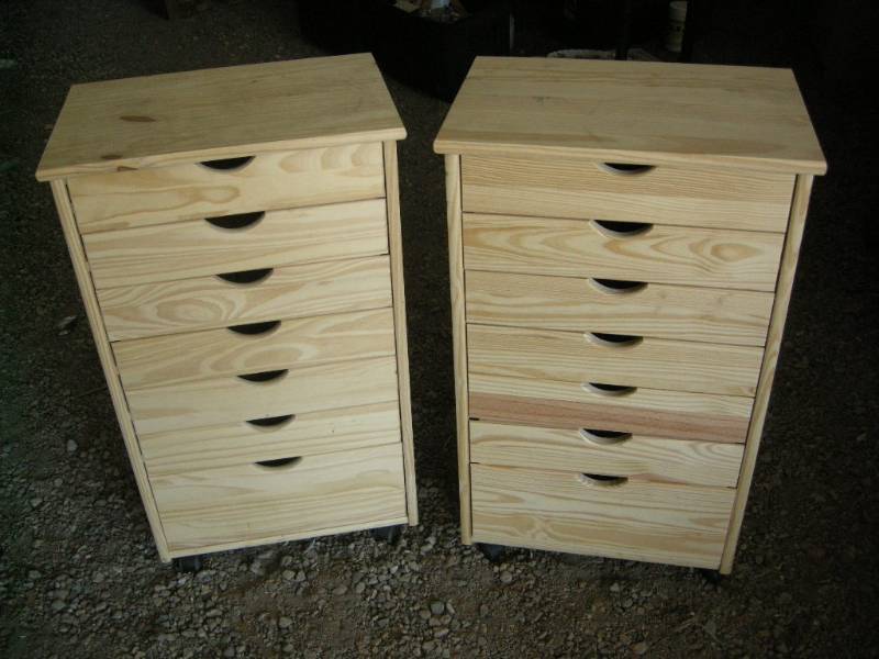 lot 74 image: 2 Pine Cabinets