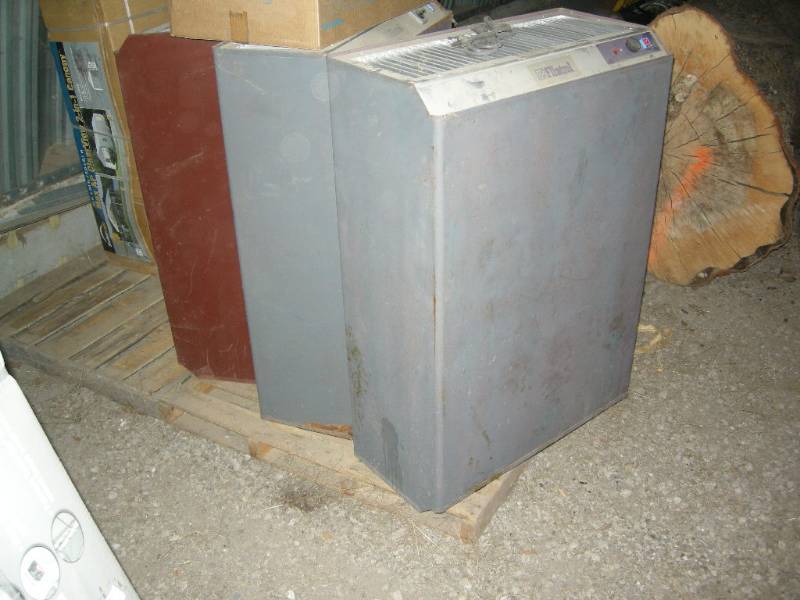 lot 88 image: 3 Large Insect Zapper Units