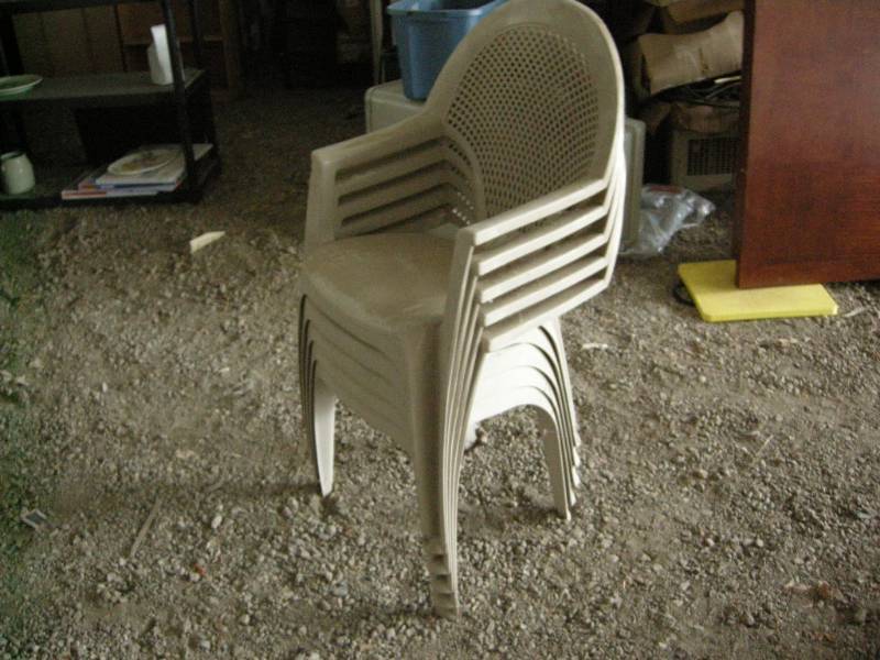 lot 105 image: 5 Patio Chairs