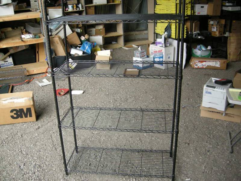 lot 113 image: Large Wire Rack
