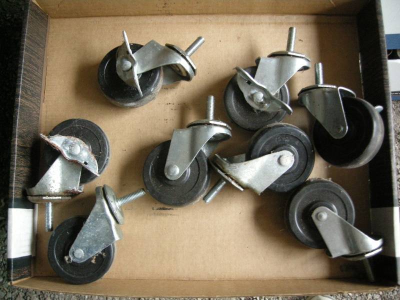 lot 117 image: 8 Castor Wheels