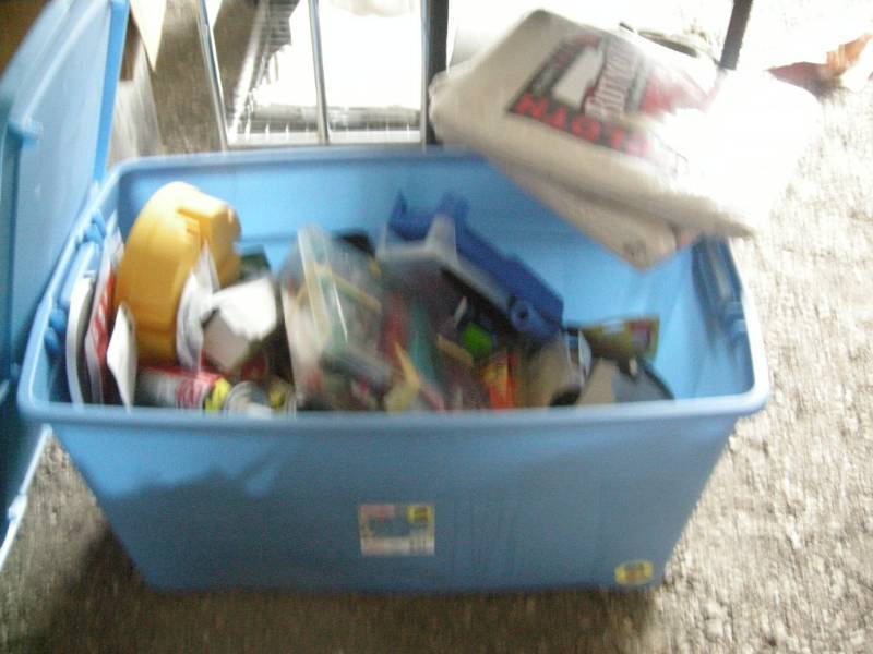 lot 135 image: Big Tote Household Maintenance Items