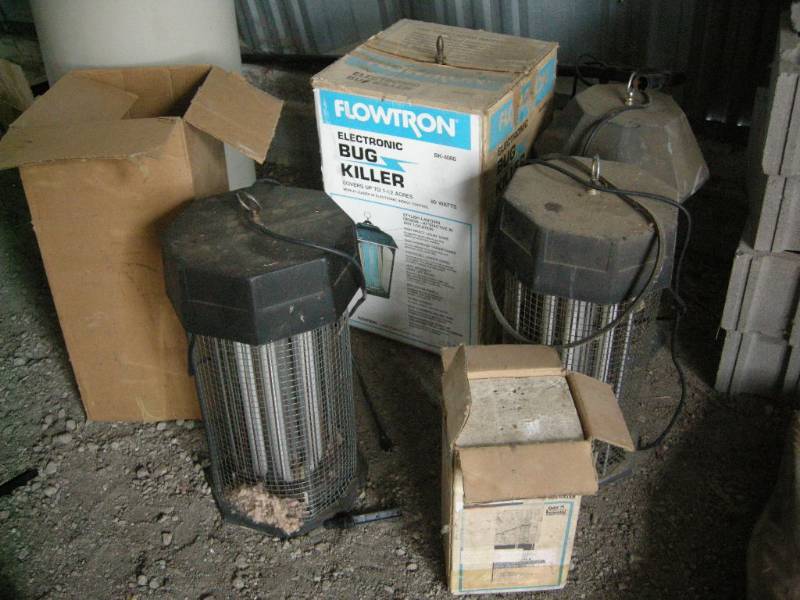 lot 136 image: Bug Zapper Collection
