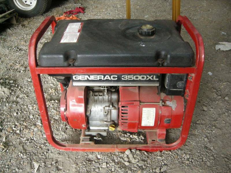 lot 2 image: Generac 3500XL Gas Generator