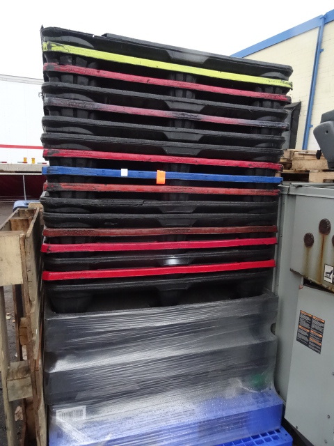 Plastic pallets. 21 total...