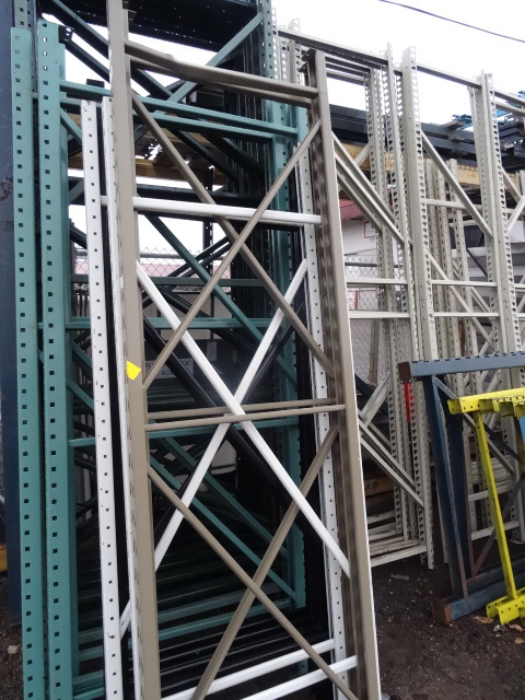 Shelving unit. Metal. 2 uprights 30...