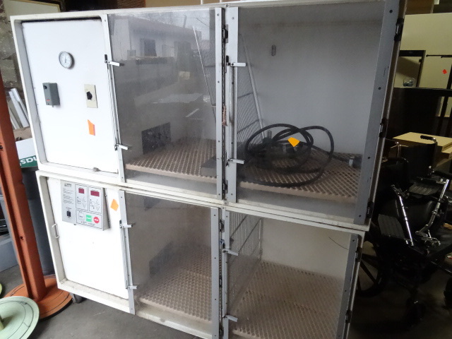 Animal salon drying unit. 4 kennels...