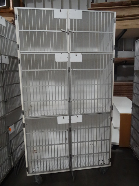 6 unit animal kennel. Used in a pet...
