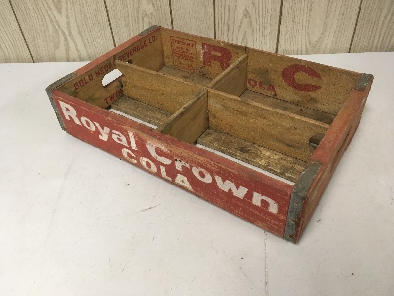 lot 9 image: Royal Crown RC Cola Wooden Box