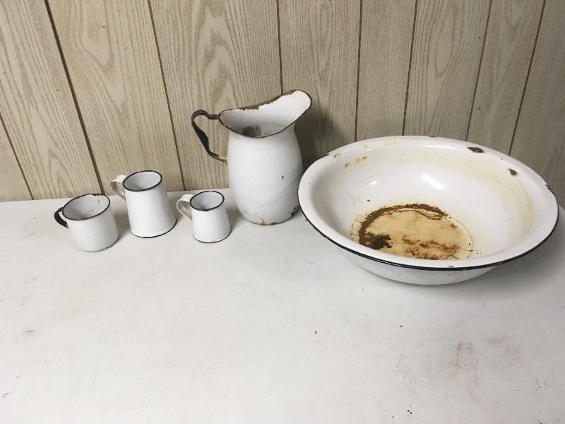lot 68 image: Blue & White Enamel Ware