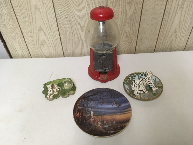 Collectible Lot - Gumball Machine, White Tiger Figurines, Plate