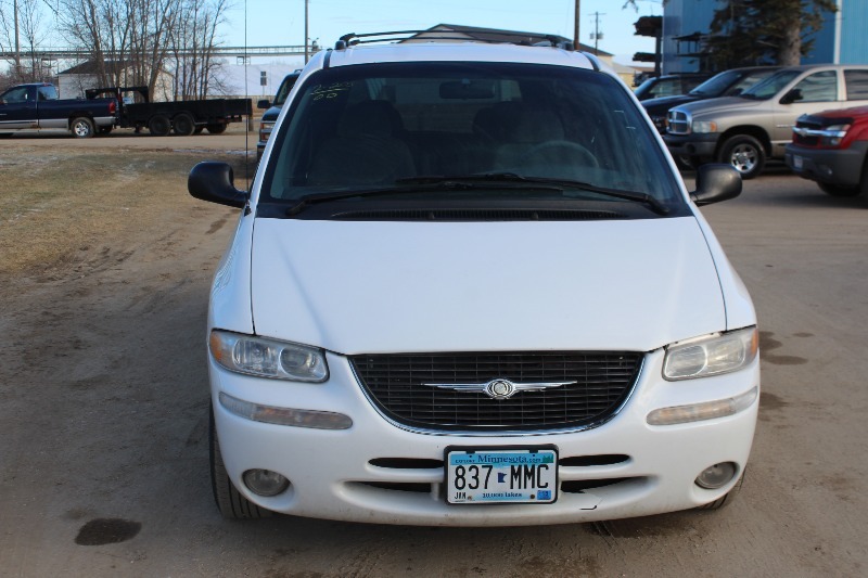2000 Chrysler Town & Country LX - ALL WHEEL DRIVE -