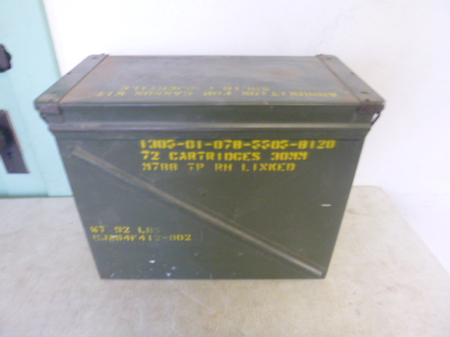 lot 7 image: Large Ammo Case