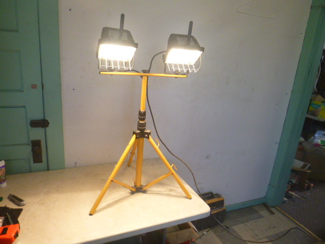 lot 9 image: Dual Head Halogen Lights