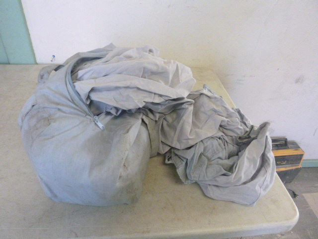 lot 10 image: Budge Car Cover