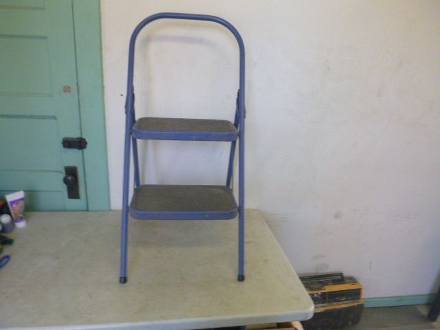 lot 16 image: Step Stool