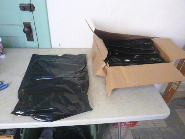 lot 27 image: Box of Garbage Liners