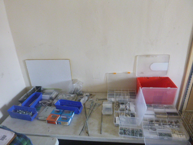 lot 41 image: Miscellaneous Hardware