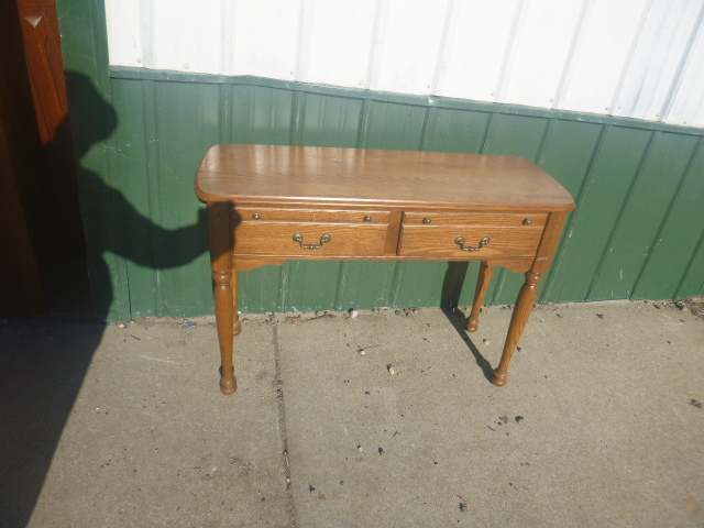 lot 73 image: Oak Hall Table