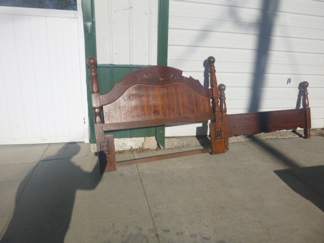 lot 78 image: Head and Foot Boards