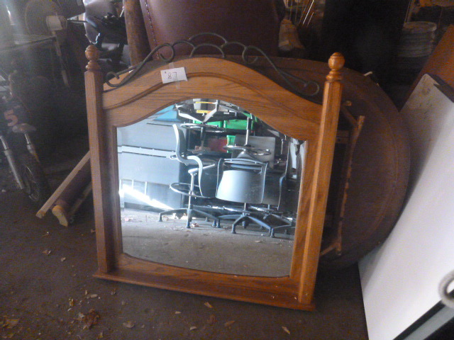 lot 87 image: Dresser Mirror