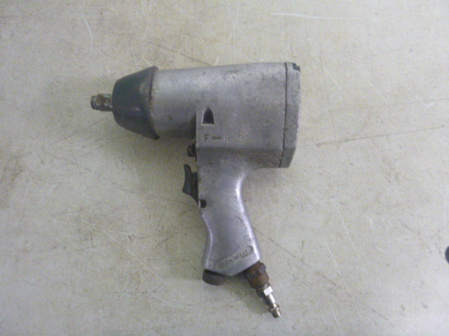 lot 98 image: Air Impact Wrench