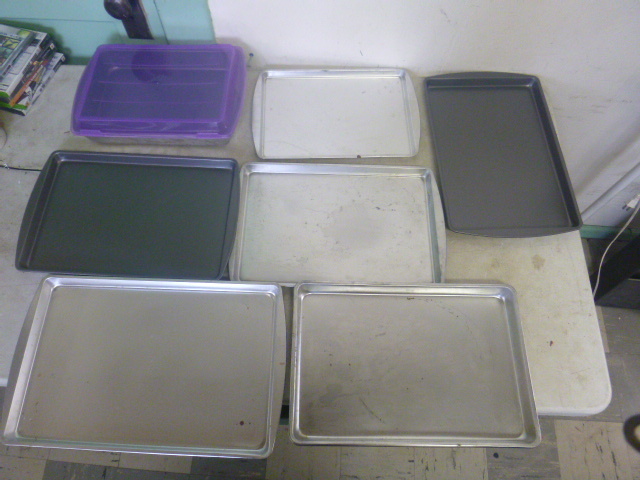 lot 103 image: Miscellaneous Bakeware
