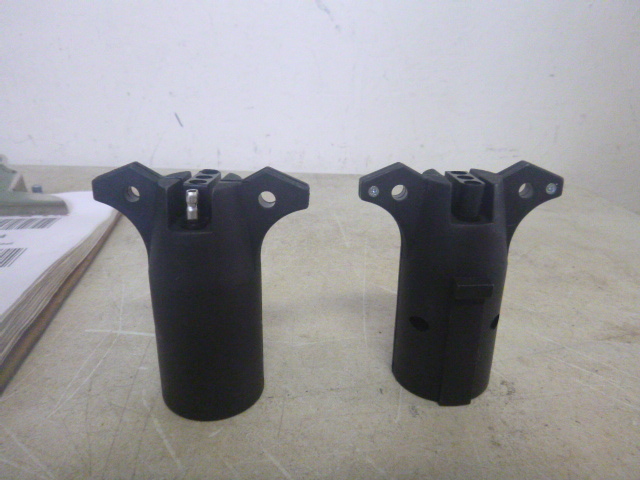 lot 113 image: 2 7-Pin to 4-Pin Conversion Plugs