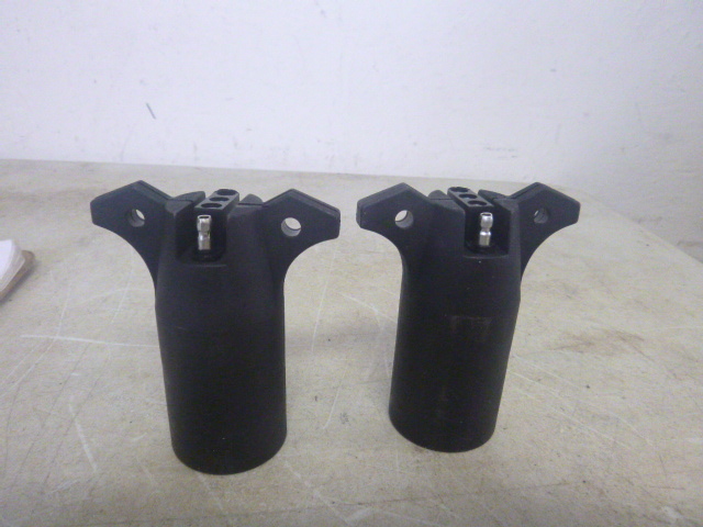 lot 114 image: 2 7-Pin to 4-Pin Conversion Plugs