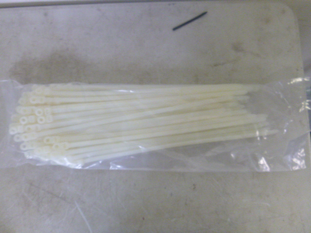 lot 122 image: 100 Cable Ties