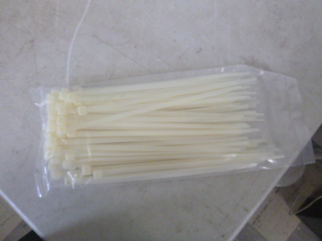 lot 123 image: 100 Cable Ties
